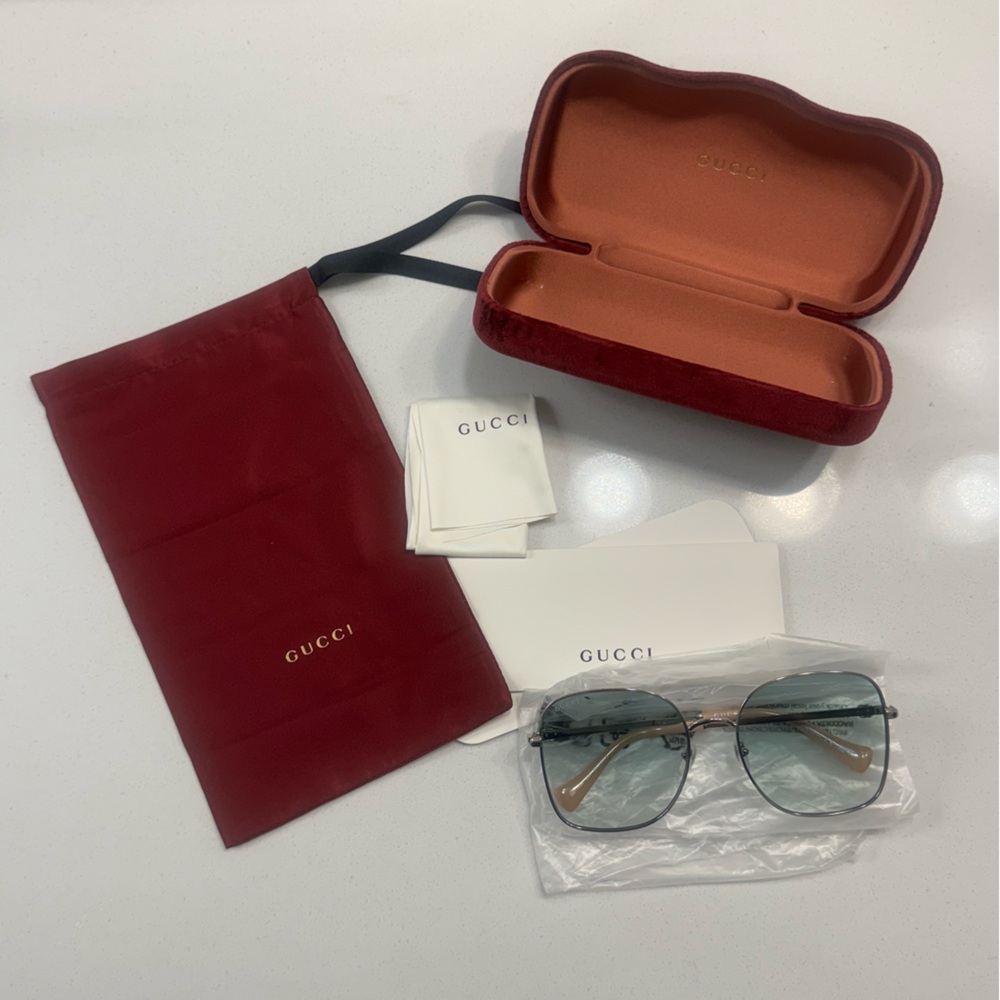 Gucci Sunglasses silver/blue